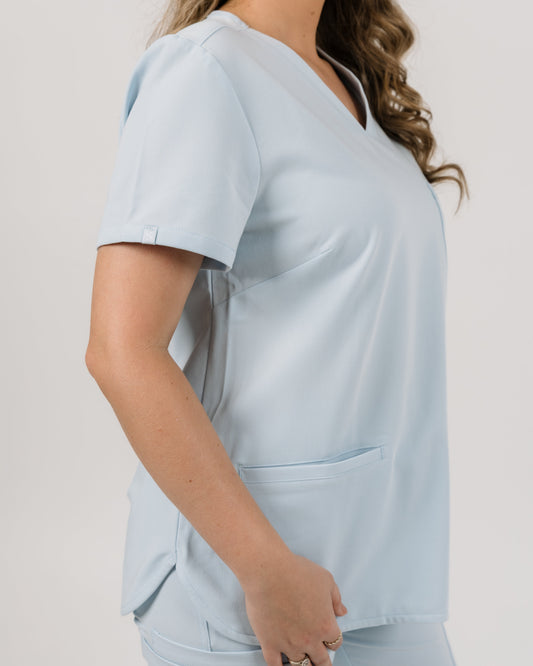 Chelsea Four Pocket Scrub Top - Powder Blue | SLTECH™