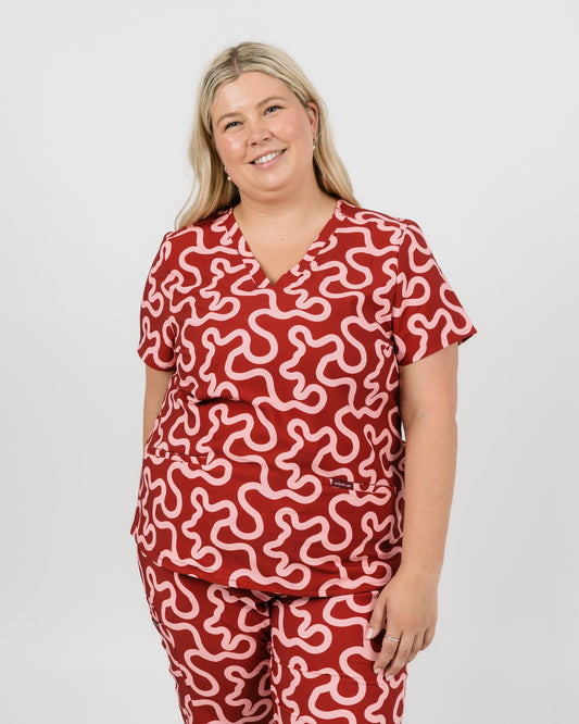 ELIZABETH Two Pocket Scrub Top - Raspberry Swirl