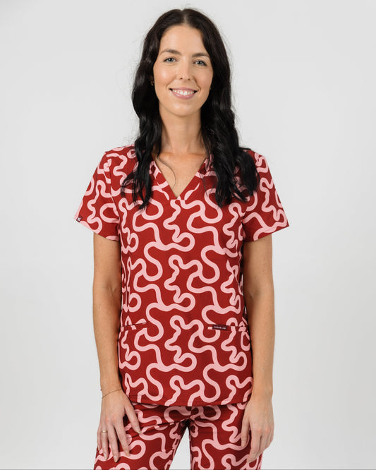 ELIZABETH Two Pocket Scrub Top - Raspberry Swirl