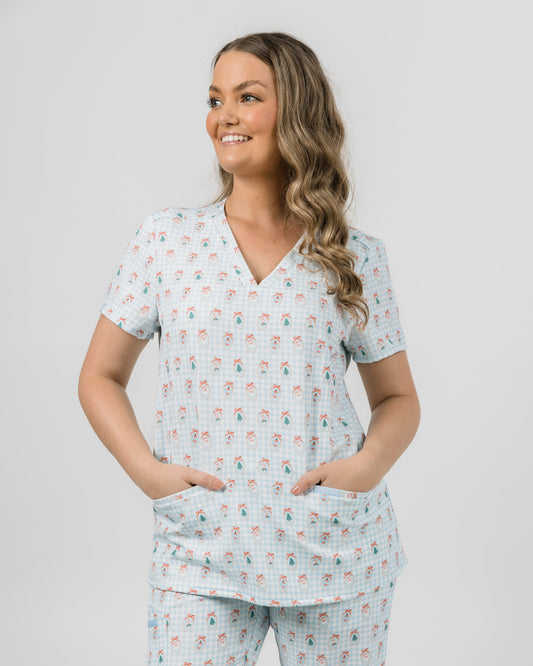 ELIZABETH Two Pocket Scrub Top - Picture Perfect Christmas