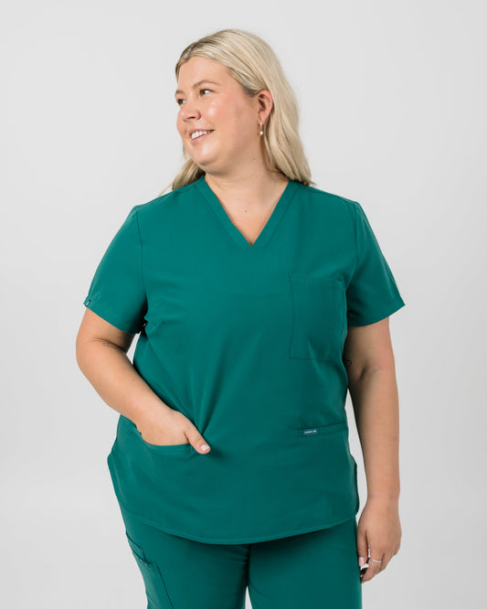 Chelsea Four Pocket Scrub Top - Hunter Green | SLTECH™