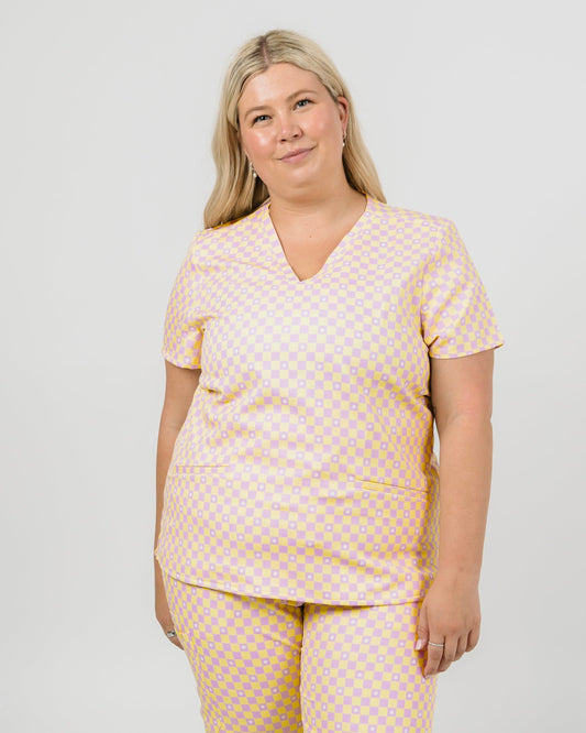 ELIZABETH Two Pocket Scrub Top - Lemonberry
